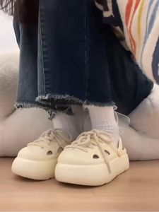 รองเท้าแตะแบบสวม รองเท้าแตะแฟชั่นผู้หญิง ผลิตจากวัสดุEVA ชนิดยางพิเศษ น้ำหนักเบา นุ้มเด้งยืดหยุ่นดี มีรัดส้น #sy153