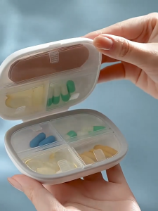 Ecoco Mini Medicine Organizer Case Portable Pill Case Emergency Medicine Organizer Sealed with Lid