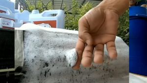 น้ำยาล้างแอร์ชนิดพิเศษ ไม่ผสมโซดาไฟ ไม่มีกลิ่นฉุนและไอเคมี ไม่ระคายเคืองผิวหนัง ไม่ทำลายท่อทุกชนิด สูตรกลิ่นมิ้นท์ ขนาด 10 ลิตร