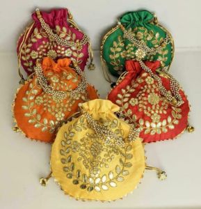 Ethnic Rajasthani Potli Bag Bridal Gift Purse Traditional Silk Handbag for Women Indian Wedding Favor Random Color