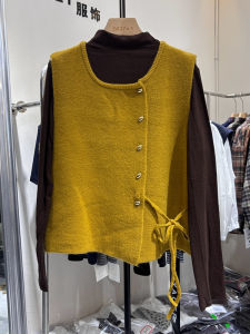 Womens Knitted Wool Vest Side Strap Knitted Sweater Thickened Autumn Fashion Commute Style round Neck Single Button Closure