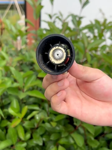 Vòi phun áp suất cao tưới cây phun sương nông nghiệp.