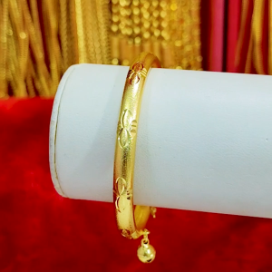 กำไลข้อมือทองชุบ น้ำหนัก 1 บาท เส้นผ่านศูนย์กลาง 5.5 ซม. กำไลหลอดพ่นทรายตัดลายห้อยกระพรวน รับประกัน 1 ปี ทองชุบ เสริมบารมี ใส่อาบน้ำได้