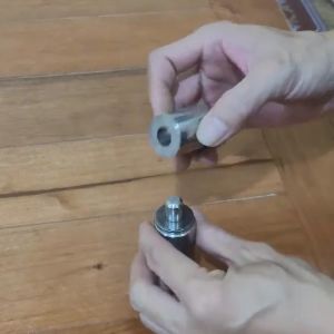 01 Bản lề cối xoay có trang bị vòng bi đũa bằng inox 201 đường kính 28mm