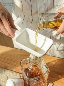 Japanese Style Plastic Funnel Kitchen Wine Pouring Bottle Square Dosing Bottle Small Food Grade Alcohol Utensils Home Use