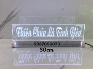 Bảng mica điện công giáo chữ Thiên Chúa là tình yêu