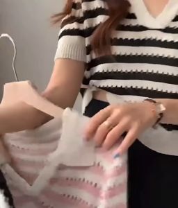 เสื้อยืดผู้หญิง เสื้อยืดลายทาง คอปก เนื้อผ้านุ่มใส่สบาย ฟรีไซร์