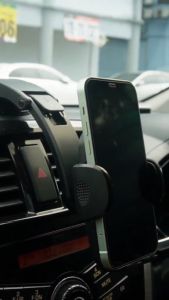 100% original Remax RM-C59 Baowo Series Stable Clamping Dashboard Car Mount Phone Holder for Samsung / Iphone /Xiaomi / Huawei / Oppo / Vivo / Realme / OnePlus