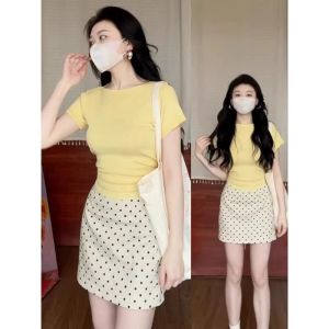 เสื้อยืดแขนสั้นผ้าไหมน้ำแข็งสีน้ำเงินคอวีทรงสลิมฟิตสำหรับฤดูร้อน เสื้อผ้าทำงานสไตล์เกาหลี ผ้าฝ้ายผสมโพลีเอสเตอร์