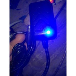 Adaptor charger aki 12volt 2000mA led indicator