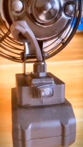 Quạt Chạy Pin Makitaa 8 Inch Cánh Sắt 21cm Lồng Thép Mạ Dùng Chung Pin Chân Pin Thông Dụng Maakita 144v - 21v