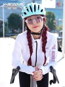 Horntours New Bicycle Helmet Ultra Light Breathable Womens Outdoor Road MTB Bicycle Safety Helmet With Warning Tail Light