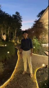 ไฟปักสนามโซล่าเซลล์ ทรงบอลกลม (แสง : เหลืองวอมไวท์)(1 แถม 1)