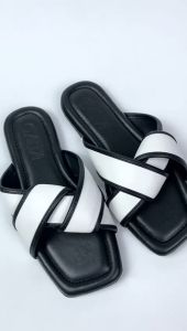 GALIA Elsa Sandal Selop Wanita Anyam Silang Hitam Putih