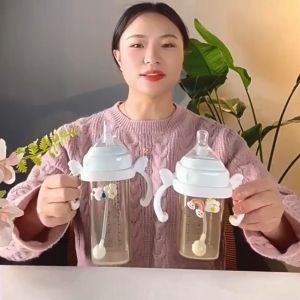 จุกนมสี่เหลี่ยม Hegen SquareCupหัวฉีด ปากเป็ด หลอดดูดแรงโน้มถ่วง เป็นจุกนมที่มีดีไซน์เฉพาะตัว มีระบบหลอดดูดที่ใช้งานง่าย