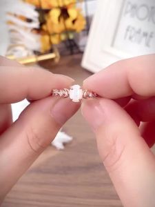 Huitan Xanh Dương/Trắng Giả Opal Mặt Trăng Nhẫn Nữ Thẩm Mỹ Cưới Ban Nhạc Lạ Mắt Quà Kỷ Niệm Tuyên Bố Trang Sức