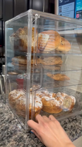 Clear Food Storage Dispenser with Magnetic Door Airtight Bread Box Acrylic Display Case Mug Storage Organizer Desk Storage Dustproof Water Cup Storage Rack