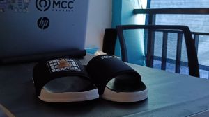 Z Fast - ERROR White Sole - Sandal Slop Slip On Distro Casual Pria Wanita Dewasa Terbaru 2023
