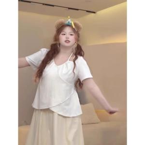 เสื้อยืดแขนสั้นทรงหลวมสไตล์เกาหลีสำหรับผู้หญิงไซส์ใหญ่ ทรงไม่สมมาตร ดีไซน์เปิดหลัง ทรงเข้ารูป ระบายอากาศได้ดี