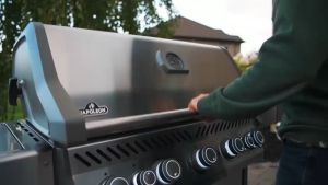 Shengyik NAPOLEON ROGUE® SE 525 RSIB WITH INFRARED SIDE AND REAR BURNERS GAS BBQ