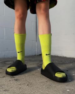 Nike Womens Calm Slides - Black ไนกี้ รองเท้าแตะแบบสวมผู้หญิง Calm - สีดำ