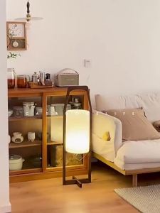 Japanese-Style Floor Lamp R Bed & Breakfast Living Room and Ho Artistic Wooden Vertical Lamp