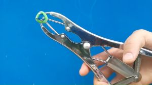 คีมถ่างปากลูกโป่ง สีน้ำเงิน