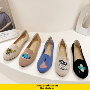 Cute Cartoon New Single Layer Shoes Womens Casual round Toe Flat Bottom Gommino Flying Woven Princess Shoes Plus Size Womens Shoes Flying Woven Shoes