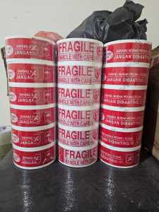 Lakban Fragile Merah 45mm x 100 yard Isolasi Kuat Perekat Lem Murah