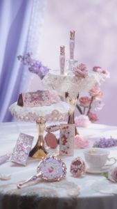 Flower Knows Strawberry Rococo Series ALL-IN makeup gift set