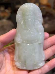 burma jadeite pendant 💯天然翡翠玉摆件 冰糯淡雅翠绿色👍 站立财神爷💰 (出货前🚚会🆓附送特制实木底座、3-5工作日)  高(Height): 9.3cm  宽(Width): 4.6x1.2cm  重(Weight): 107g