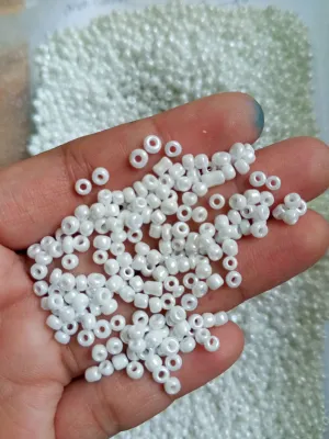 3mm Seed Beads Glossy Chalk White 20g