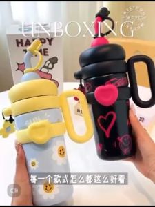 แก้วน้ำเก็บความเย็น 920ML พร้อมด้ามจับและหลอด กระติกน้ำน่ารัก กระติกน้ำเย็น/น้ำร้อน วัสดุสแตนเลส 316 แก้วของขวัญ แก้วกาแฟความจุสูง