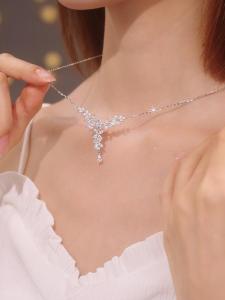 ZHOU LIU FU 周六福 S925 Sterling Silver Necklace Flower Earrings Butterfly Pendant Necklace Design Jewelry Gift for Women Girl 40+5cm J0613600 J0913601