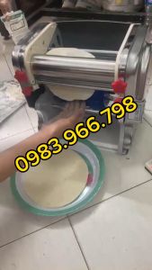 Máy cán bột bánh bao kèm cắt sợi mì phở  bún bánh canh tiện lợi FKM200