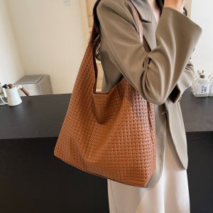 Handwoven Retro Bucket Bag Womens Tote Bag Large Capacity Commuter Bag Summer 2024 New Style PU Leather Solid Color