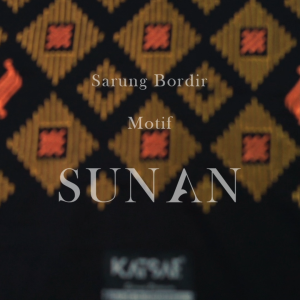 Katsae - Sarung Bordir Motif Sunan Bordir Timbul Sarung Pria Dewasa 100% Bordir Sarung Warna Navy