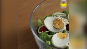 Egg Slicer Heavy Duty Aluminium Alloy Egg Slicer Cutter for Hard Boiled Eggs Multipurpose Egg Cutter Mini Manual Egg Slicer
