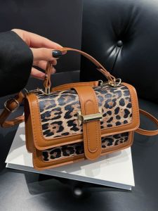 Fashionable Retro Square Bag Womens Handbag Shoulder Crossbody Bag Soft PU Leather Korean Style Casual Purse Handbag