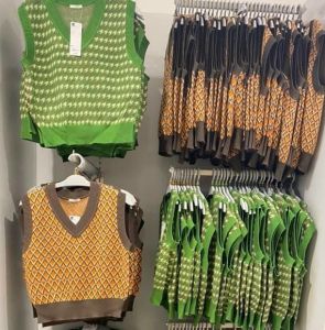 (GU Nhật chính hãng) Nữ - Áo gile len cổ V vai rộng hoa tiết kẻ chéo