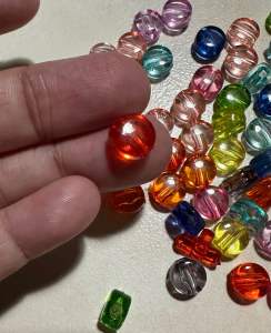 100 pcs mix colors transparent acrylic round beads round beads size 9mm for diy jewelry accessories black and white color