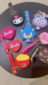 Gantungan Lucu Mini Pouch / Dompet Kecil 3D Barbie Disney Stella Lou Kartun Kuromi Sonic Karakter Keychain Key Chain Dompet Tas Tempat Koin AirPods Case Anak Cewek Kunci Rumah Motor Mobil Bag Hadiah Gift Souvenir Ultah Ulang Tahun Inpods Earpods Headset E