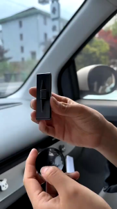 Kerai Kaca Depan Jendela Depan Mobil Secara Otomatis Dapat Ditarik Kembali Cangkir Hisap Reflektif Pelindung Sinar Matahari