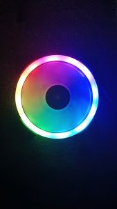 พัดลม RGB 12V 12cm.ระบายความร้อน PC/เป็นพัดลมไฟ RGBแบบเปลี่ยนสีเองอัตโนมัติไม่ต้องต่อผ่านกล่องคอนโทรล ต่อกับ Power supply ใด้เลย