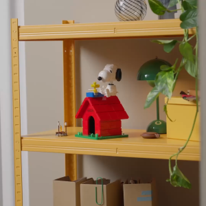 LEGO Ideas 21368 Peanuts: Snoopys Dog House (964 pieces) Building Blocks