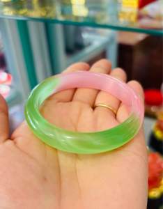 Vòng ngọc cao băng chủng ánh chiếu tím hồng xanh vàng lấp lánh dưỡng tâm 12li