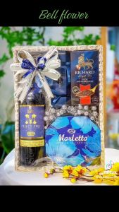 set quà tết 2024 hộp gỗ tặng kèm túi xách bao gồm rượu trà bánh kẹo