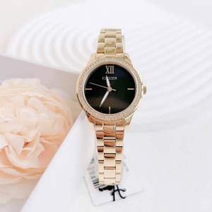 ĐỒNG HỒ NỮ CHÍNH HÃNG CITIZEN EL3088-59E Quartz Gold Size 32 Mặt hình tròn đính đá siêu lấp lánh