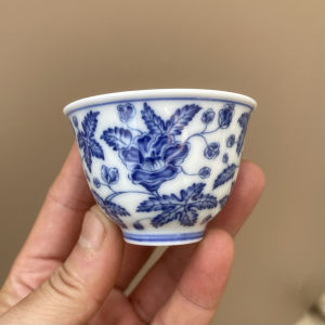 Small Size Ceramic Tea Cup Lotus Design Blue And White Porcelain Underglaze Color Gongfu Tea Set Single Piece Jingdezhen