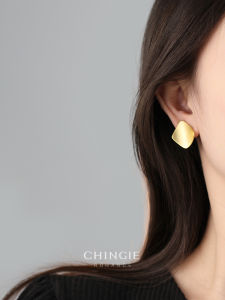 Gold Matte Rhombus Block Vintage Hong Kong Style Womens Clip-On Earrings No Piercing Required Fashionable Retro Ear Cuffs